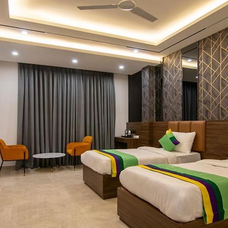 Treebo The Armani Near Igi Airport Hotel New Delhi Exterior photo