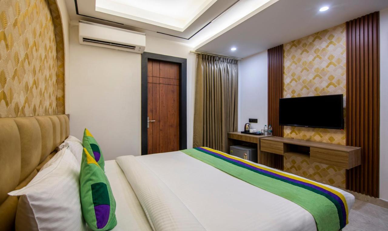 Treebo The Armani Near Igi Airport Hotel New Delhi Exterior photo